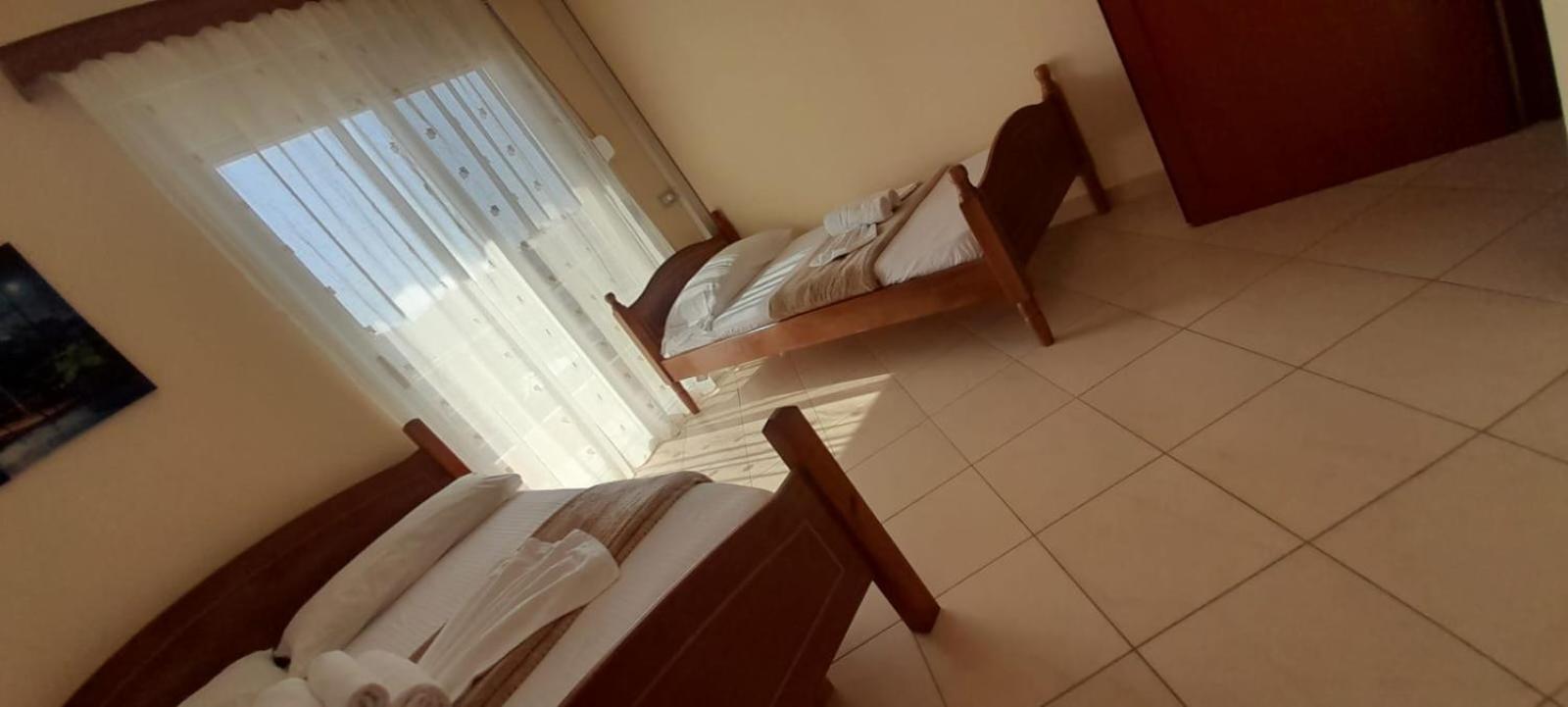L&G Hotel Vlorë Habitación foto